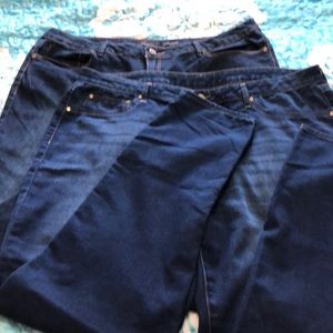 Bundle of 2 pair women’s jeans